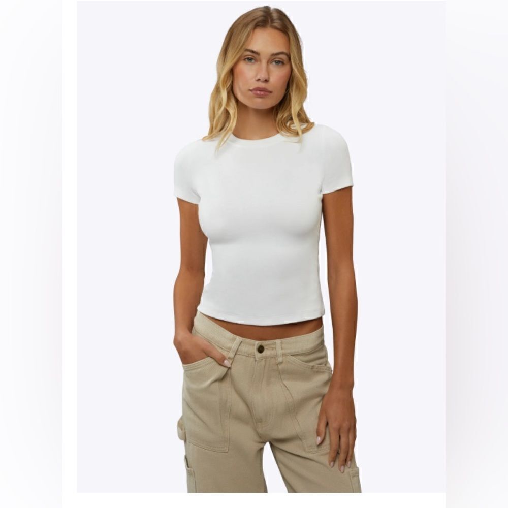 Cuts Clothing women’s Curve-Hem T-Shirt Crew, White X LARGE